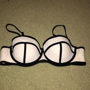 Triangl bikini top